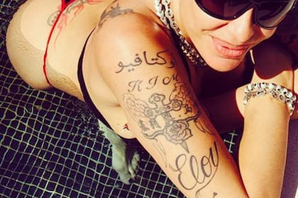 La madre de Brenda Gandini y sus tatuajes