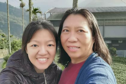 La madre de Chu Chuang Lin regresó el martes de China a Taiwán; ahora, ambas se encuentran aisladas en su casa por temor a contagiar a la gente de su ciudad