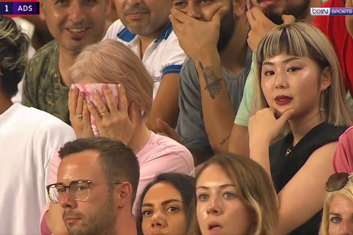 La madre de Shayo Nakajima, jugador del Antalyaspor de Turquía, no puede creer que su hijo haya sido expulsado 20 segundos después de haber ingresado