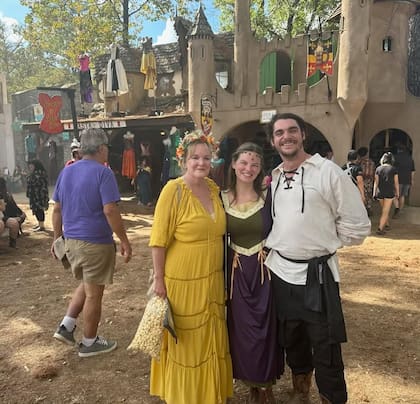 La madre del actor advirtió que existían tensiones entre su hijo y su prometida Kennedy Suarez (Foto: Instagram @dyna_banana)