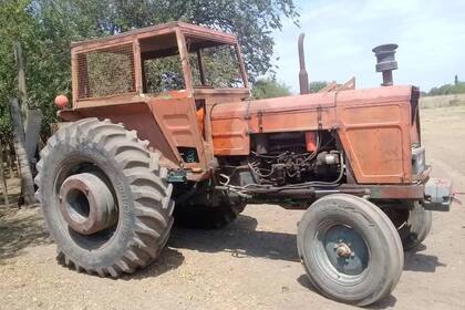 La madre hizo marcha atrás y aplastó a su hija de cuatro años por accidente