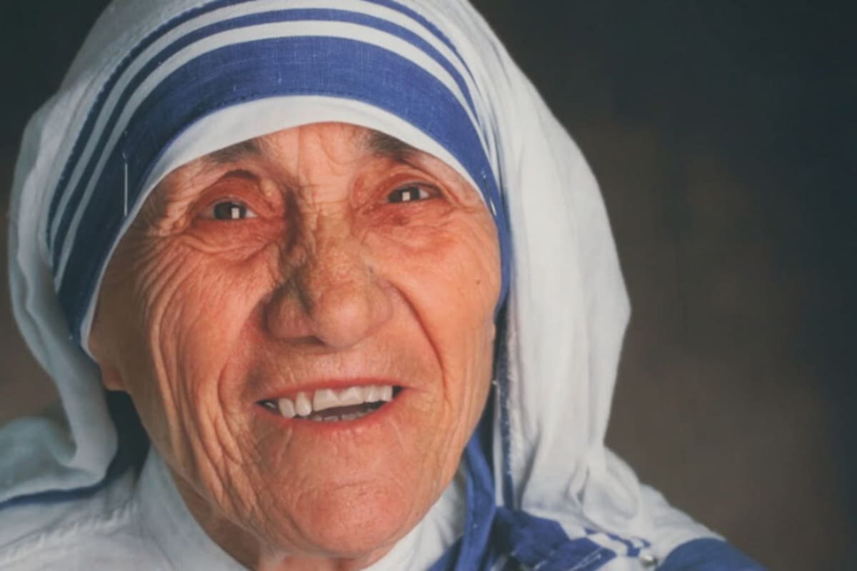 Madre Teresa de Calcutá: “Quanto mais repugnante o trabalho, maior deve ser a nossa fé e mais alegre a nossa devoção”.