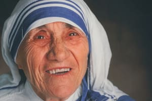 Madre Teresa de Calcuta: “Mientras el trabajo sea más repugnante, mayor debe ser nuestra fe y más alegre nuestra devoción”