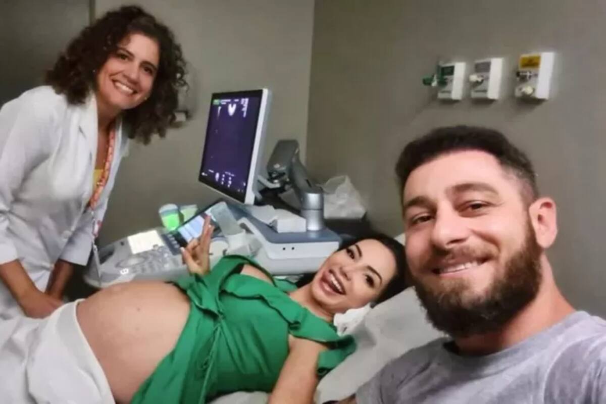 La madre y el bebé estuvieron bajo vigilancia médica después de los dos procedimientos para quemar el tumor