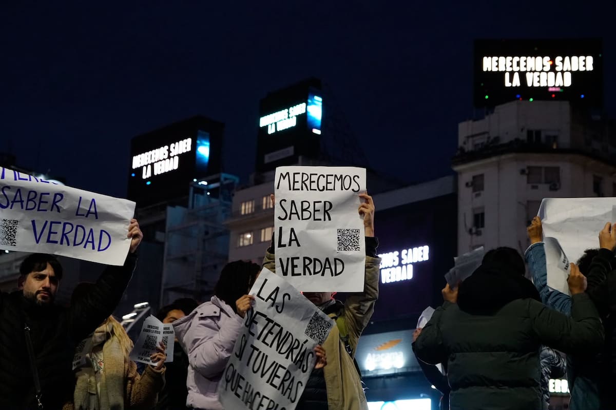 La manifestación en el Obelisco por el estreno de la nueva película de Spielberg, El día de la revelación.