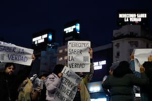 Hackearon las pantallas del Obelisco: qué hay detrás de la manifestación que paralizó por una hora el centro porteño