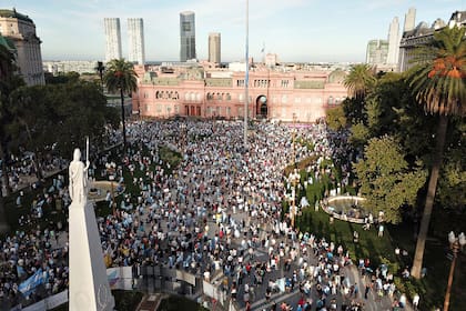 La manifestación en Plaza de Mayo desde el aire