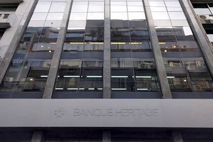 La maniobra afectó a decenas de personas; la entidad asegura que mantendrá sus compromisos