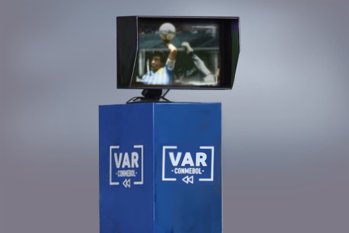 La mano de Dios, bajo la mirada del VAR