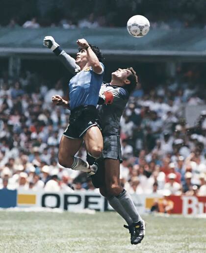 La "mano de Dios", de Diego Armando Maradona