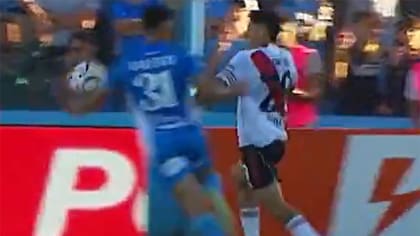 La mano que pidió Montiel, pero que luego el juez fue a ver al VAR y cambió el fallo