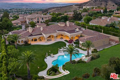 La mansión de Britney se ubica en el exclusivo barrio The Oaks, California.