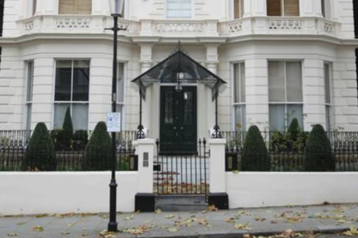 La mansión de David y Victoria Beckham se encuentra en Holland Park, Londres, y está valuada en 31 millones de libras