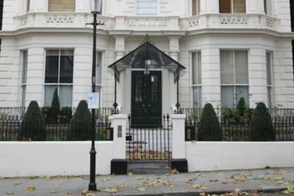 La mansión de David y Victoria Beckham se encuentra en Holland Park, Londres, y está valuada en 31 millones de libras