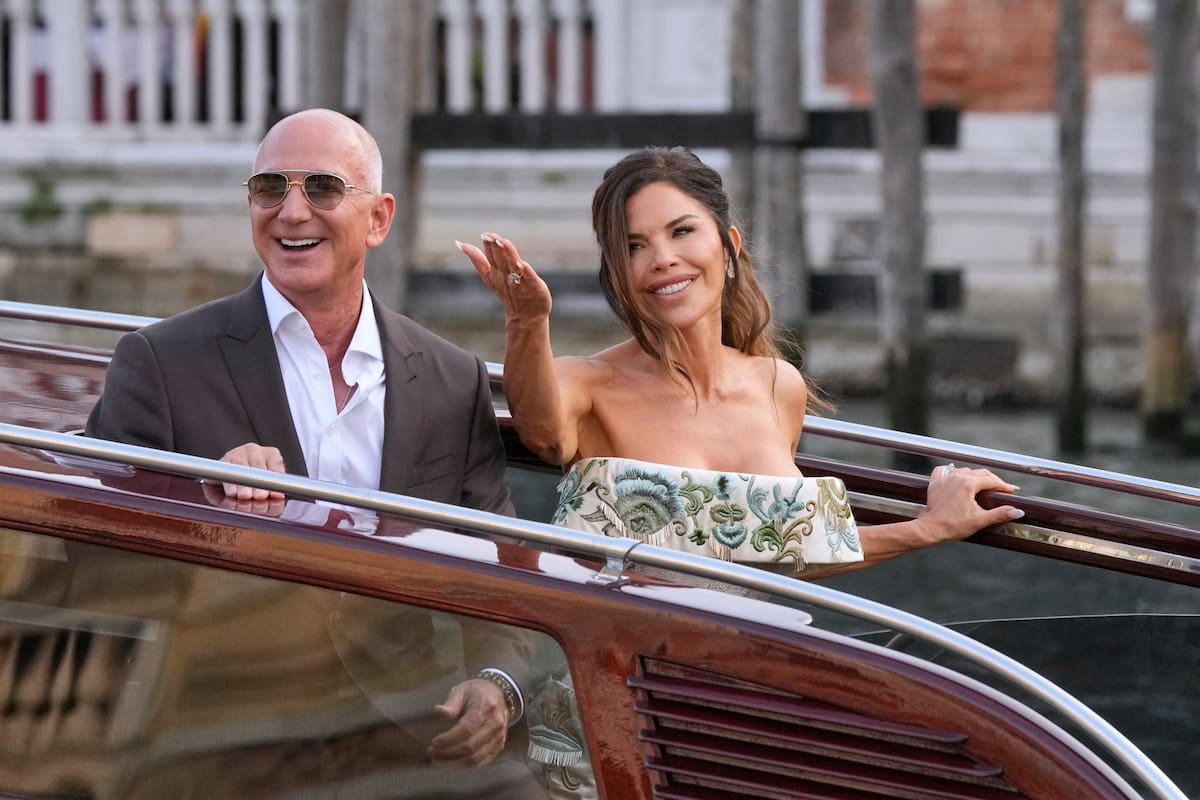 La mansión de Indian Creek, valorada en más de 150 millones de dólares, es una de las propiedades que Jeff Bezos compró en 2023 en la isla más exclusiva de Miami (AP Foto/Luca Bruno)