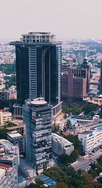 La mansión, envuelta de lujos, vale 20 millones de dólares y se asienta sobre los pisos de un shopping de la firma UB City