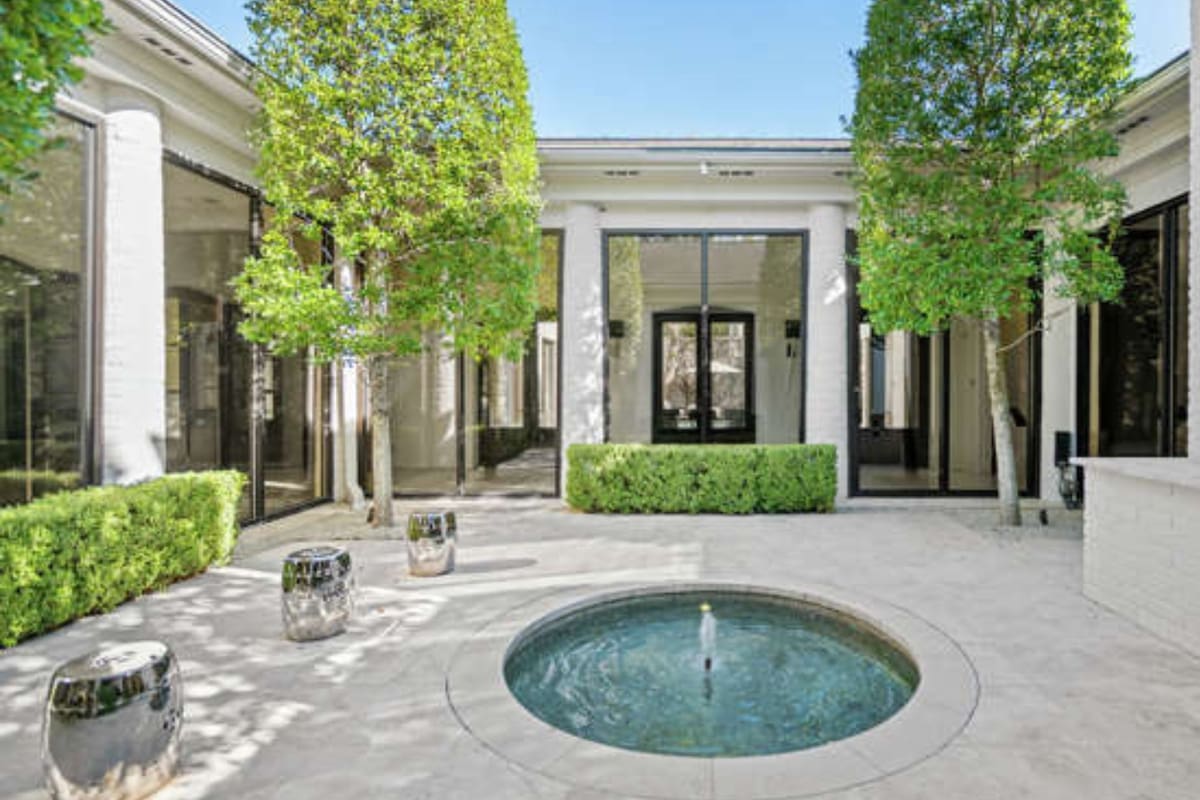 La mansión es precursora del diseño sostenible es Texas (Foto: @compass)