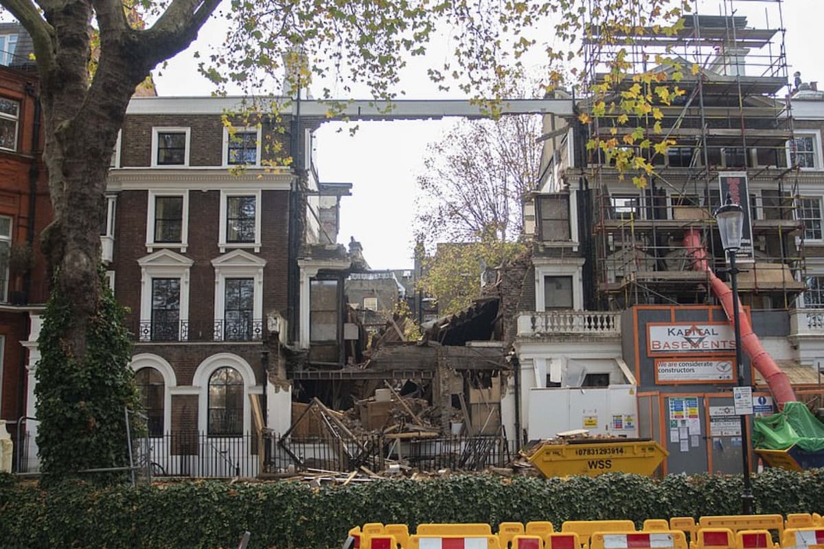 La mansión se derrumbó debido a las obras en el sótano que se estaban llevando adelante