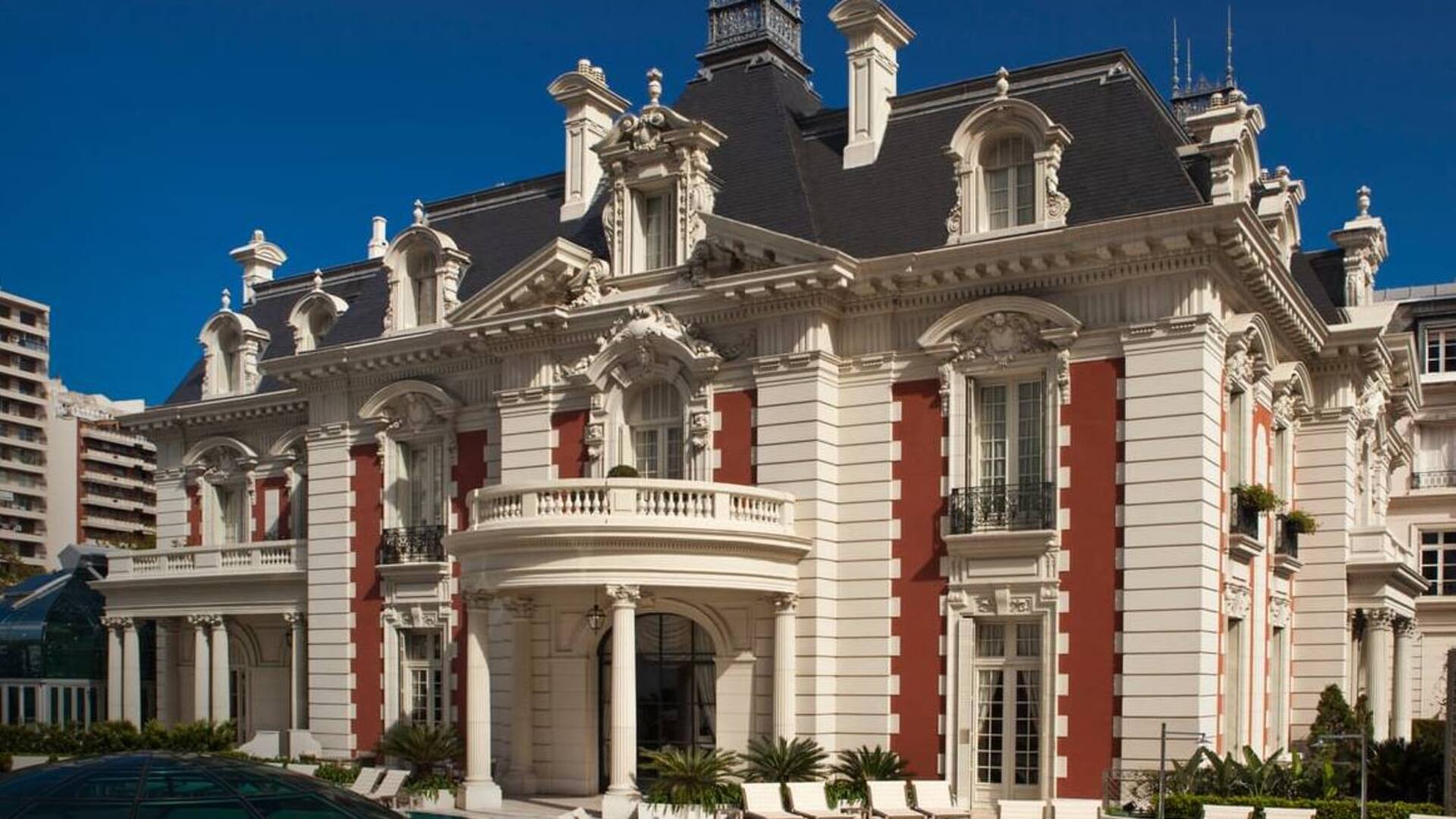 La Mansión del Four Seasons recibe visitantes todo el año.