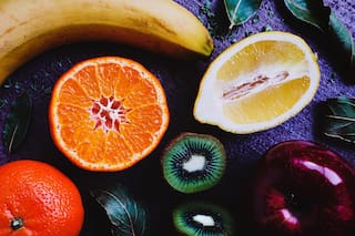 La fruta que es antioxidante, ayuda a disminuir la presión sanguínea y el colesterol