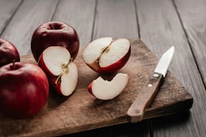 Por qué comerla con cáscara hace la diferencia