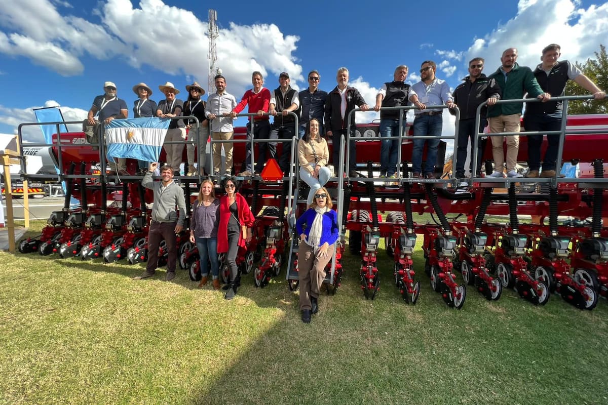 La maquinaria nacional brilló en Nampo, la exposición de maquinaria en Bothaville, Sudáfrica, organizada por Grain S.A.