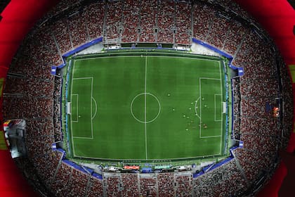 La maravilla del estadio de Atlanta, cuyo techo se cierra en partes como pétalos; es una de las maravillas de infraestructura que Estados Unidos pone a disposición de la Copa del Mundo.