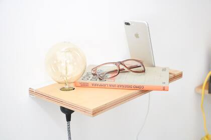 La marca comercializa percheros, estantes, organizadores y otros objetos para el hogar y la oficina