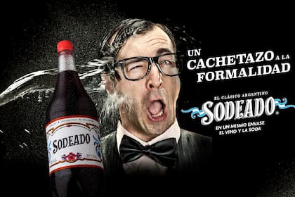 La marca Sodeado fue registrada en el 2013 por un particular. Surgió de la mezcla del vino con soda, previa autorización del INV y era promocionada como “más fácil de beber” y de “menor contenido alcohólico”.