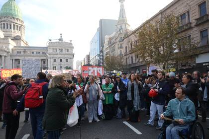 La marcha congregó múltiples reclamos