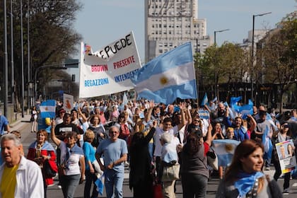 A raíz del acto, el Metrobús de la avenida 9 de Julio fue interrumpido desde las 12, mientras que desde las 15 fue total el corte de calles en el perímetro delimitado entre las avenidas Santa Fe, San Juan, Cerrito y Carlos Pellegrini