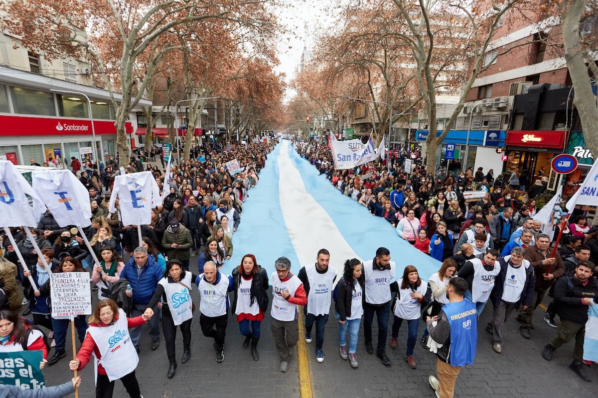 La marcha docente en Mendoza de hace dos semanas en reclamo de salarios