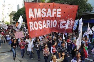 Los docentes estatales de Santa Fe llevan 17 días de paro en los últimos dos meses