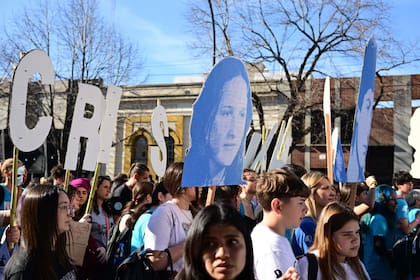 La marcha en La Plata por los 50 años de La Noche de los Lapices