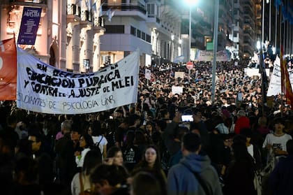 La marcha por la educación pública en la ciudad de Rosario, en la provincia de Santa Fe
