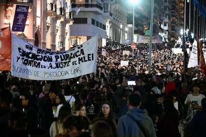 La marcha por la educación pública en la ciudad de Rosario, en la provincia de Santa Fe