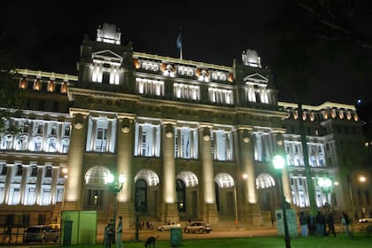 Tribunales