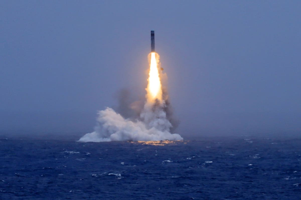 La Marina china lanzó un misil balístico desde un submarino