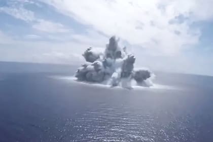 La Marina de Estados Unidos detonó una bomba en las costas de Florida y explicó el motivo de la explosión