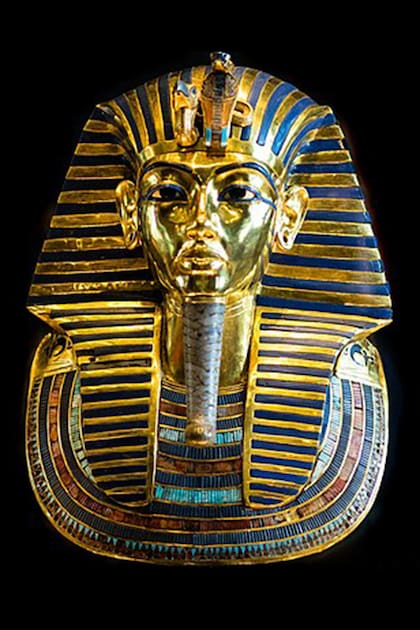 La máscara funeraria de Tutankamon es una de las piezas más emblemáticas del Antiguo Egipto