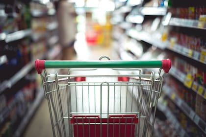 La mascarilla de Dollar Tree se utiliza como un exfoliante suave, similar a un scrub, con una agradable fragancia a calabaza especiada
