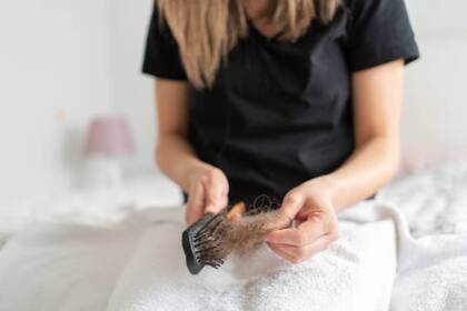 La mascarilla para frenar la caída del cabello se puede preparar fácilmente y con ingredientes muy accesibles (Foto Pexels)