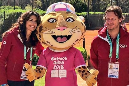 La mascota ofical, #Pandi, con Gabriela Sabatini y David Nalbandian