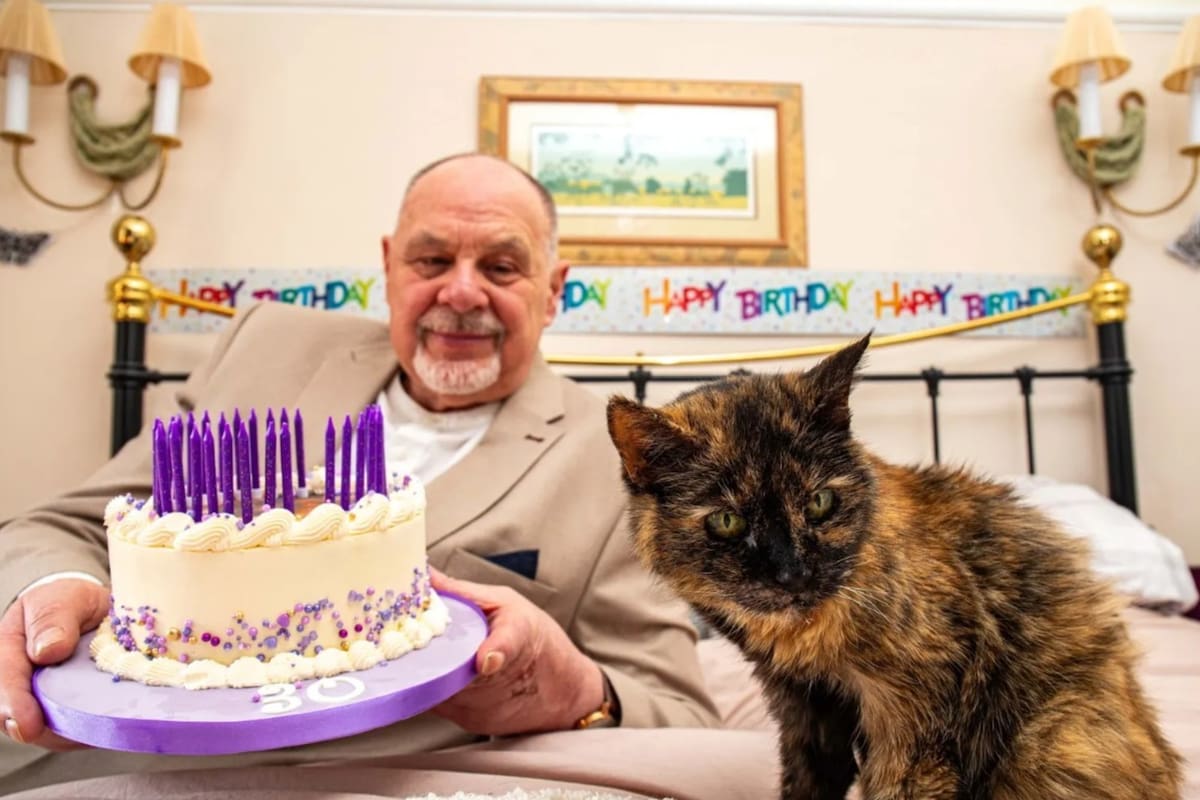 La mascota vive en Manchester y de acuerdo con su familia, habría nacido en 1995. Ahora, sus cuidadores reúnen documentos y otros elementos que permitan comprobar su edad ante Guinness