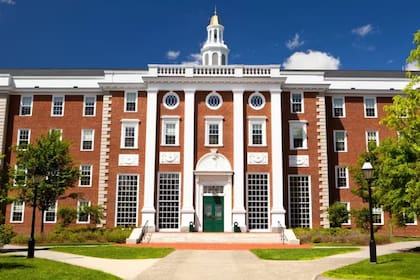 La matrícula en las escuelas de élite cuesta entre US$16.000 y US$28.000 más que en la universidad privada promedio