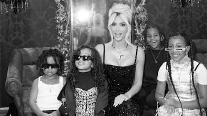 La mayor de los pequeños es North, de 9 años, seguida por Saint, de 6, Chicago, de 4 y Psalm, de 3.
Foto: Instagram: @kimkardashian