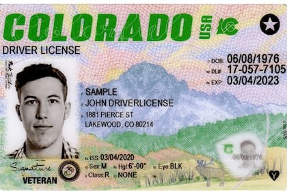 La mayoría de las licencias de conducir y tarjetas de identificación de Colorado cumplen con la ley Real ID desde 2012