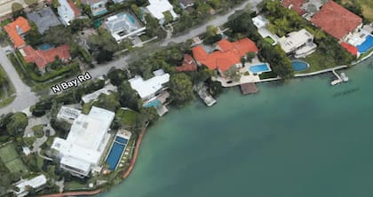 La mayoría de las mansiones están frente a la Bahía Vizcaína