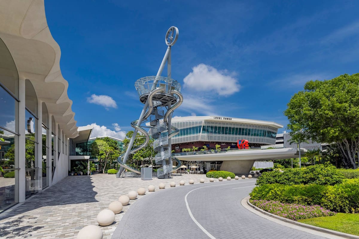 La mayoría de los centros comerciales de Miami estarán cerrados este jueves, pero abrirán temprano para el Black Friday