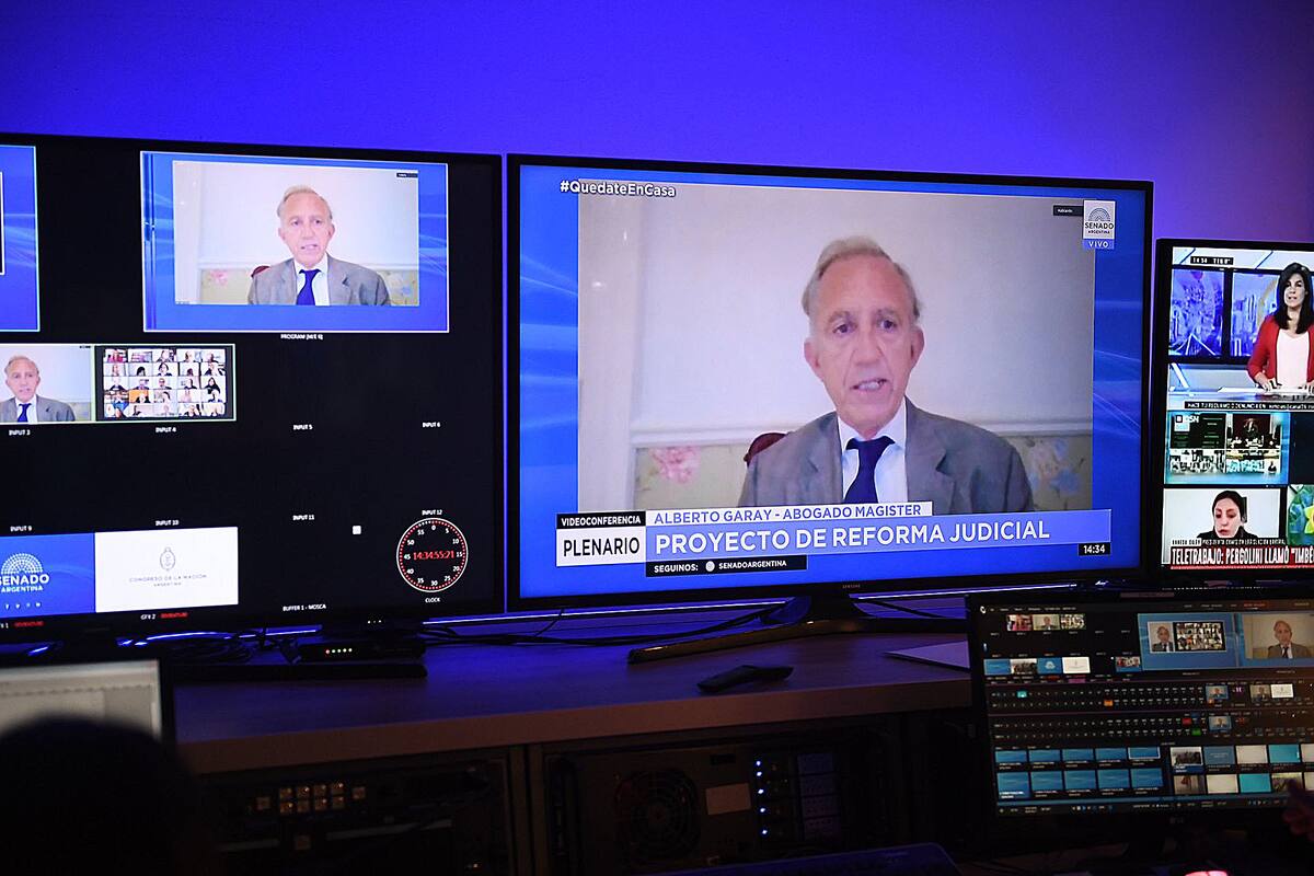 La mayoría de los expositores coincidió en señalar que la iniciativa no sirve a los objetivos de mejorar el servicio de justicia y que es incongruente con el sistema acusatorio